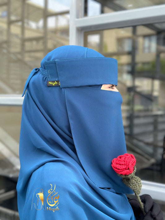 طقم ازرق بترولي